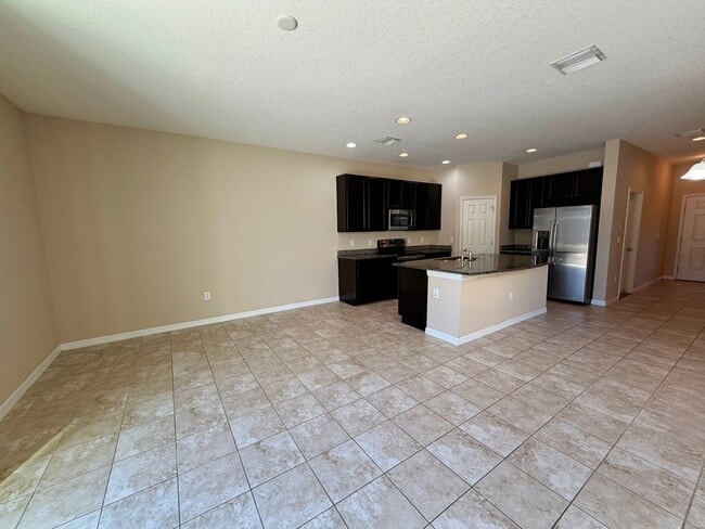 Foto del edificio - 3 BEDROOM 2.5 BATHROOM 1 CAR GARAGE IN PIN...