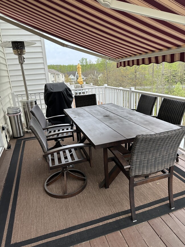 Deck w/ awning - 16654 Danridge Manor Dr