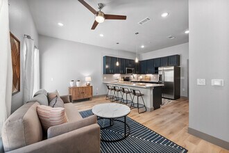 Interior Photo - The Gibson