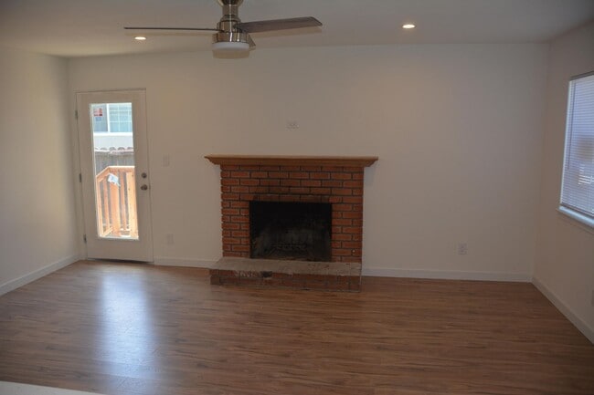 Building Photo - Beautifully Remodeled Antioch Delta Fair A...