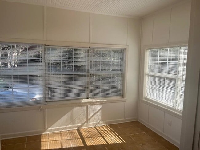 Building Photo - 3589 Carnes Ave