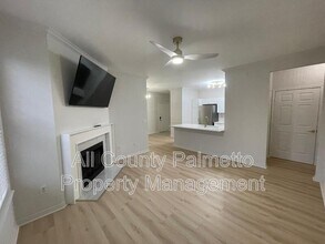 Building Photo - 130 River Landing Dr