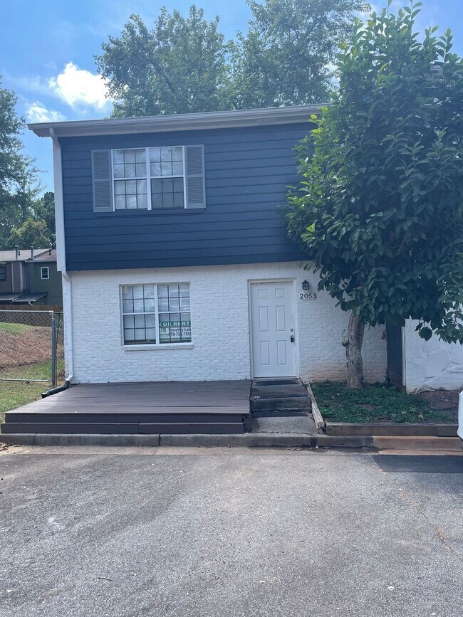 Foto del edificio - Newly Remodeled 2Bed/2.5Bath Townhome For Lease in Austell