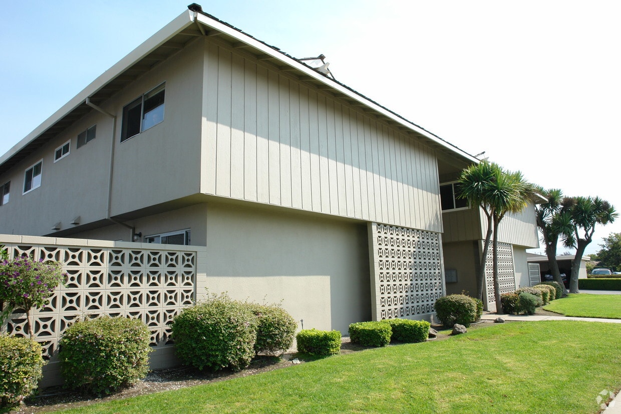 Building Photo - 1107 Pajaro St