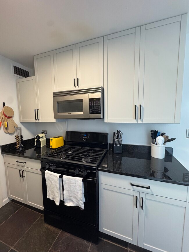 Foto del edificio - 3430 N Lake Shore Dr