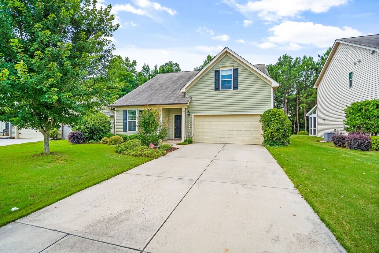 Primary Photo - Lovely, spacious ranch in Arrowhead Greens...