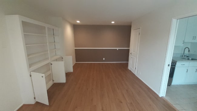 Building Photo - 5929 Laurel Canyon Blvd