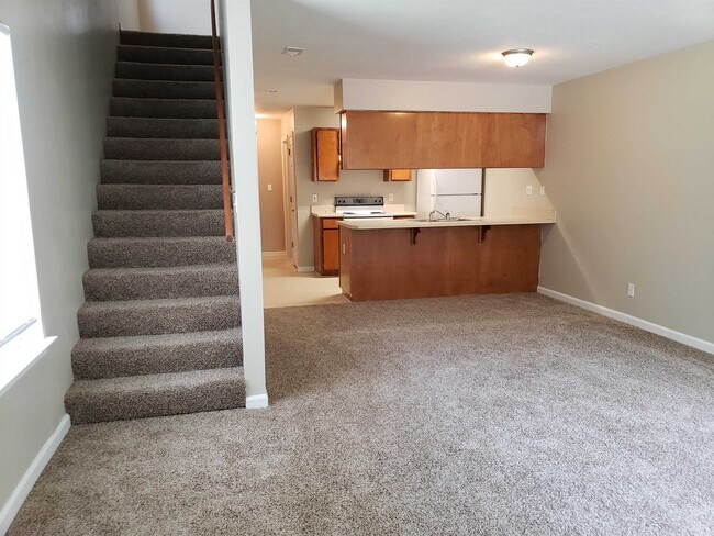 Building Photo - 227 Dixie Dr