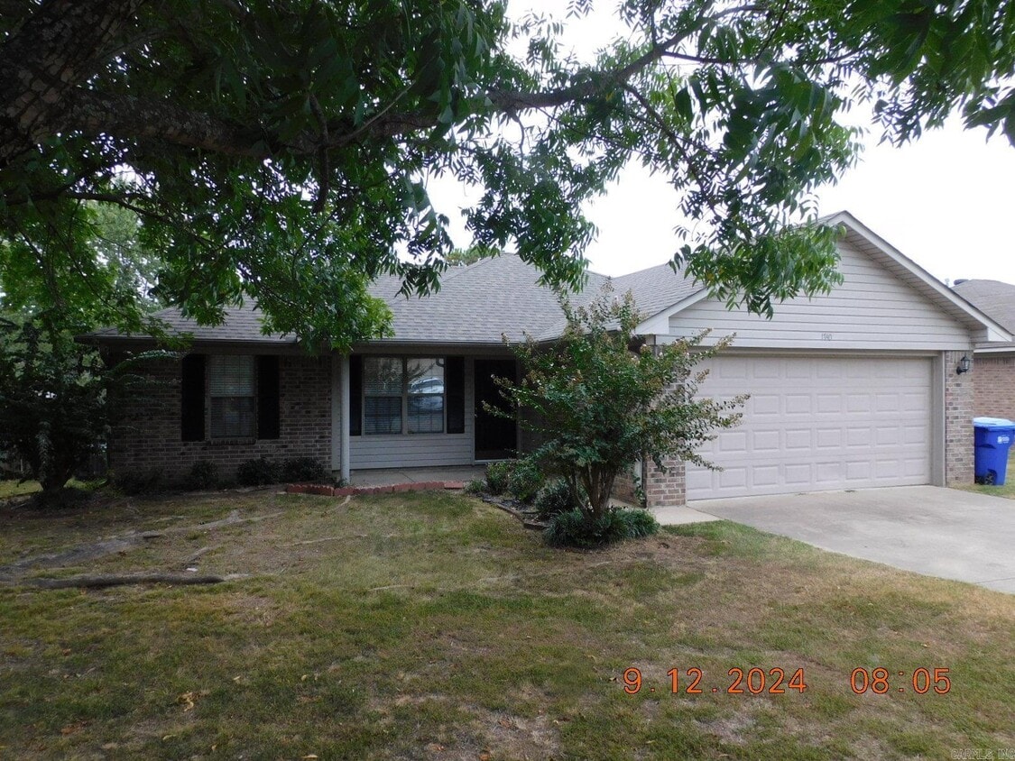 Primary Photo - 1740 Appalachian Dr