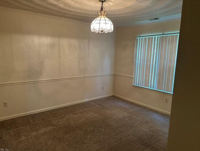 Foto del edificio - 5897 Glen View Dr