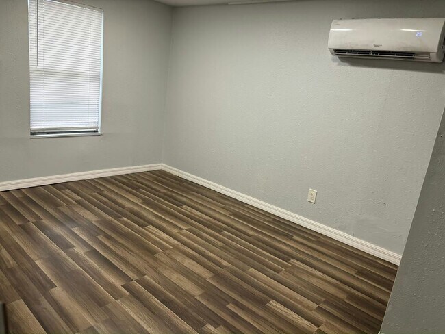 Foto del edificio - 11240 N Northwood Dr