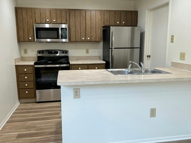 Building Photo - 3300 Kristin Ct
