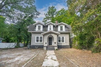 Building Photo - 1522 Columbia College Dr