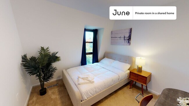 Building Photo - Room in Shared 5 bed/2 bath home in Logan Circle