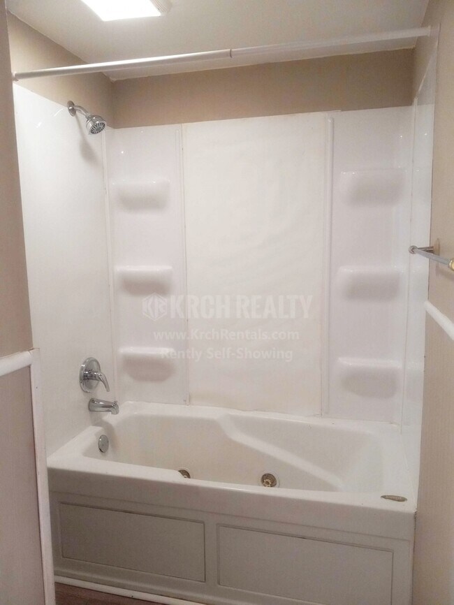 Foto del edificio - Spacious 3 bedroom, 1 bathroom home!