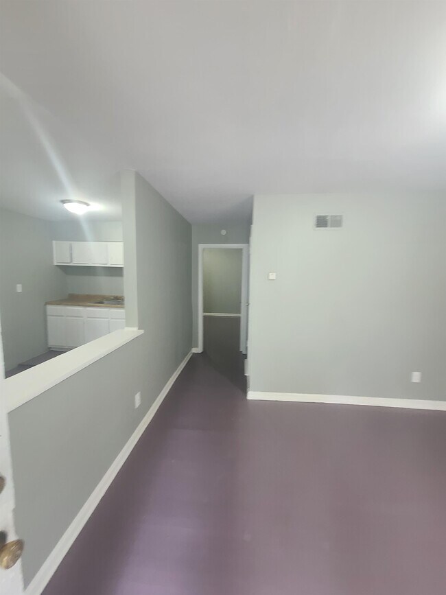 Building Photo - 2357 Zanone Ave