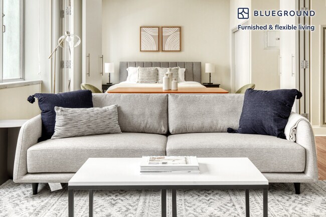 Foto del edificio - 612 Flower St