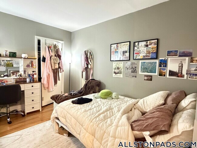 Foto del edificio - 86 Glenville Ave