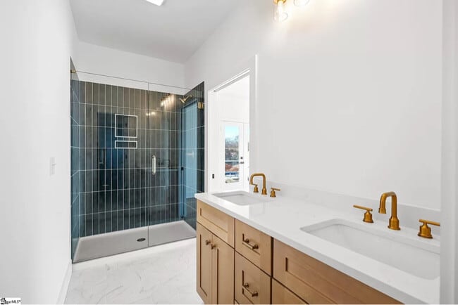 Building Photo - 100 Lepak Ln