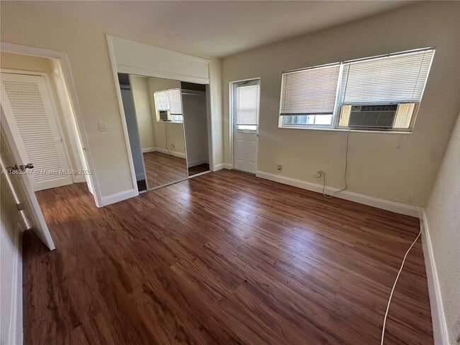 Foto del edificio - 5420 NE 22nd Terrace