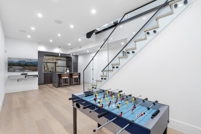 Building Photo - 2505 Edgemont Blvd