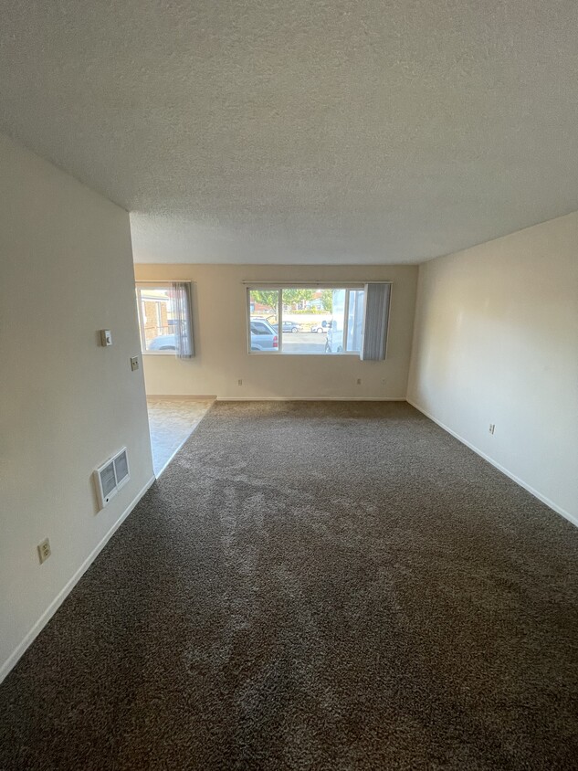 Foto principal - 2520 NE Couch St