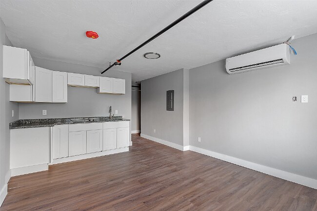 Foto del edificio - 10306 Shaker Blvd