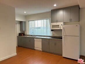 Building Photo - 1412 S Sherbourne Dr