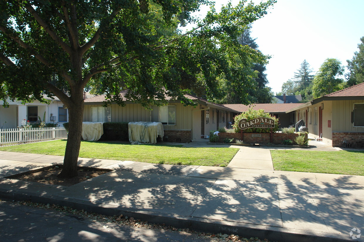 Building Photo - Oakdale Apartments