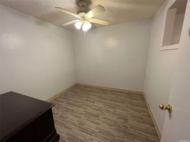 Foto del edificio - 80-46 164th St