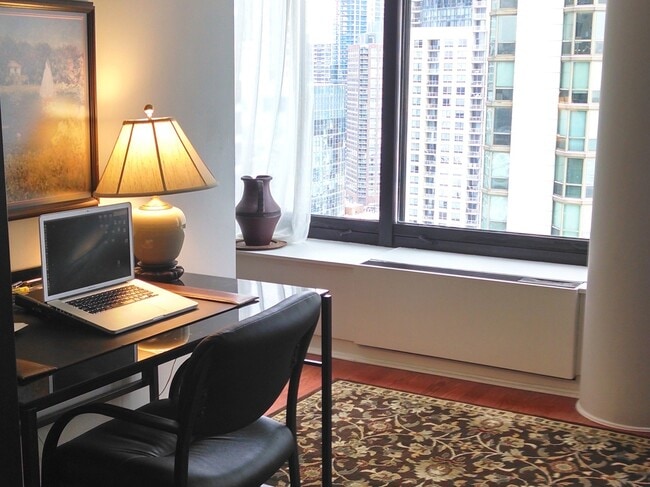 Foto del edificio - 155 N Harbor Dr