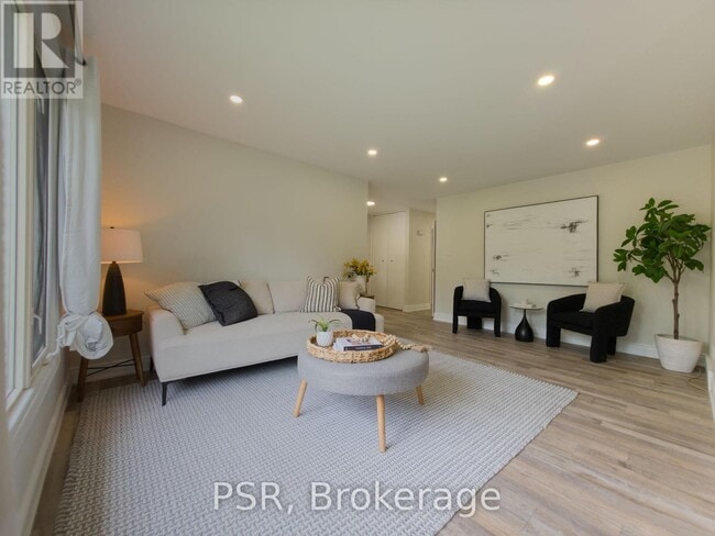 Building Photo - 88 Upper Canada Dr
