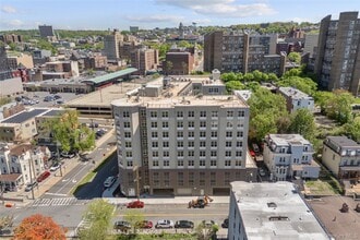 Building Photo - 56 Prospect St