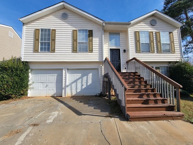 Photo - Gorgeous Split-Level 2 Story Home New Paint