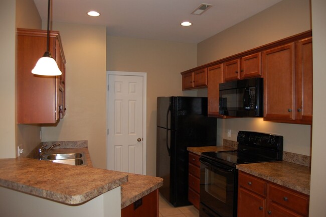 Building Photo - 2 Bedroom furnished Condo in Cornerstone -...