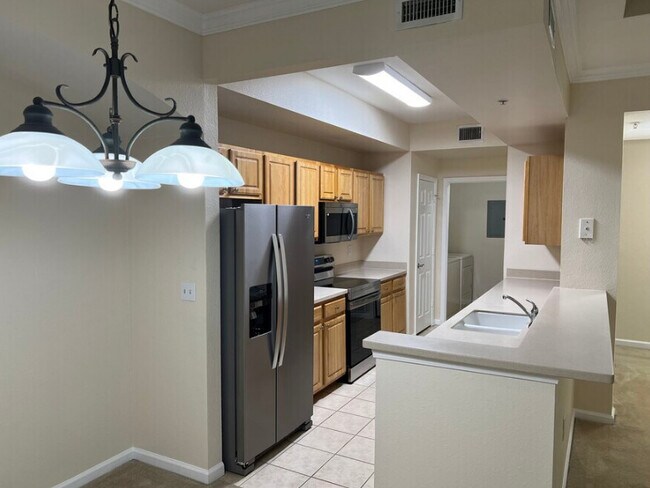 Building Photo - 10075 Gate Pky N