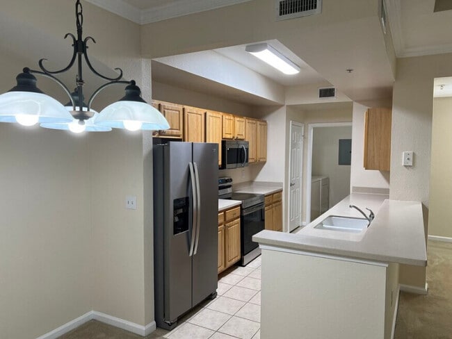 Building Photo - 10075 Gate Pky N