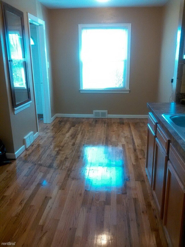 Foto del edificio - 18625 Prevost St