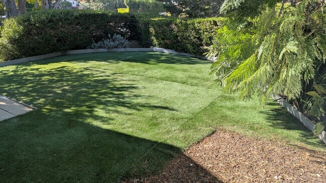 Foto del edificio - 554 Mount Holyoke Ave