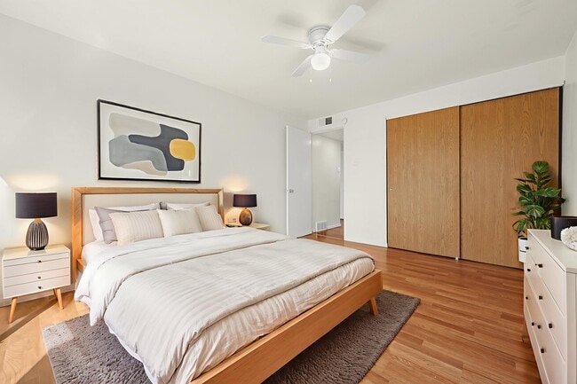 Building Photo - COURTYARD GARDENS APARTMENTS