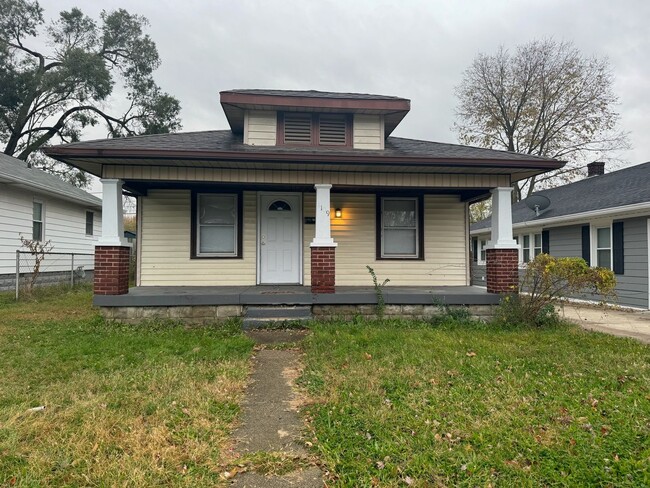 Building Photo - 2 Bedroom Bungalow