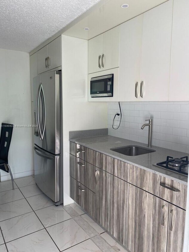 Foto principal - 12761 SW 14th St