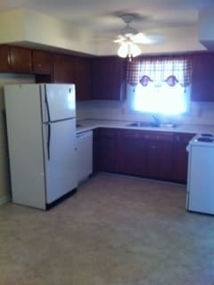 Building Photo - Deep Springs Duplex                      2...