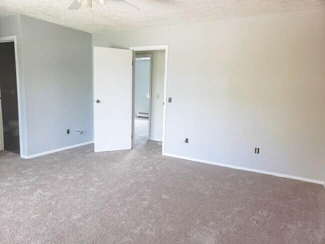 Master Bedroom - 723 Peachtree Pl