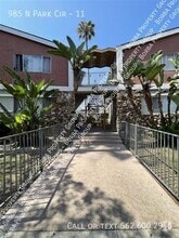 Building Photo - 985 N Pk Cir
