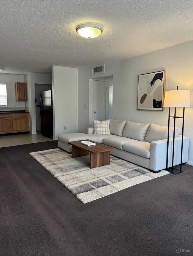 Building Photo - 712 E Floribraska Ave