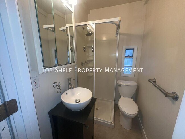 Foto del edificio - 2823 Holcomb Ave