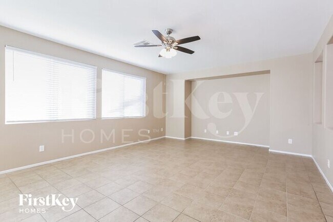Building Photo - 5534 Golden Palms Ct