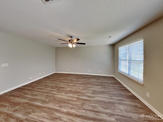 Foto del edificio - 4812 Chapel Ridge Dr