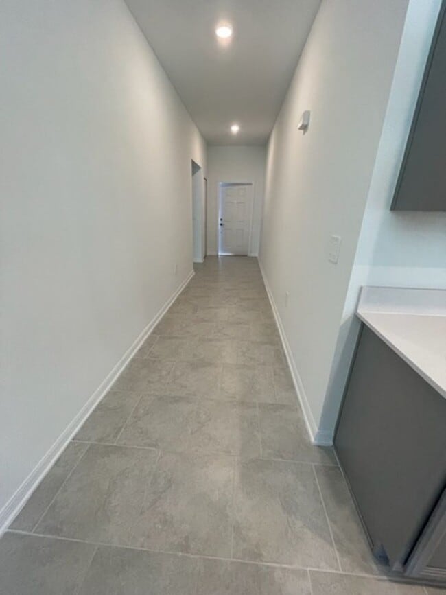 Building Photo - 844 Ofanto Wy